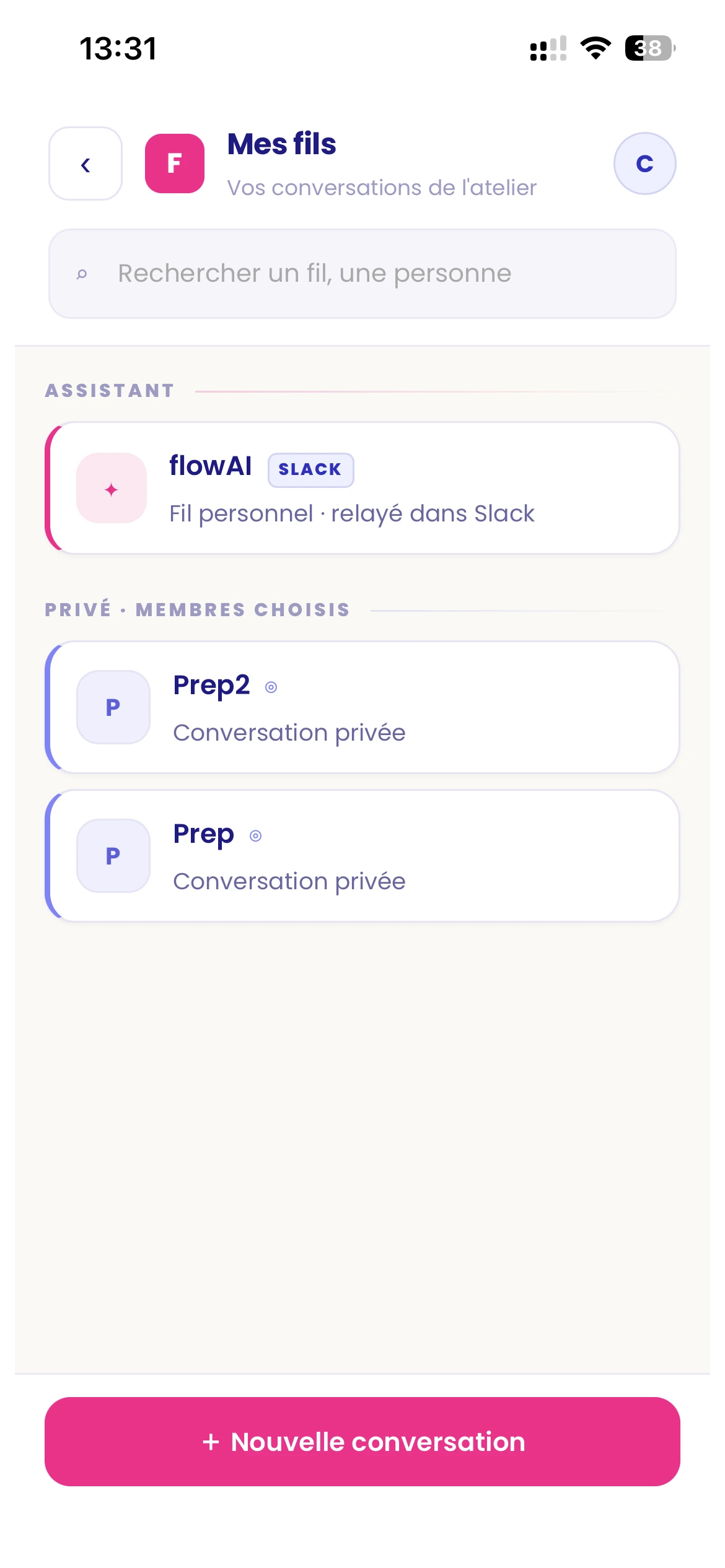 Vue participant sur mobile : l'app FlowDesign, mes fils de conversation de l'atelier.